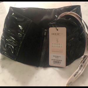 House of CB 'MALVINA'
Black Patent Waist Belt